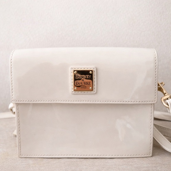 Dooney & Bourke Handbags - Dooney & Bourke Cream Crossbody Bag